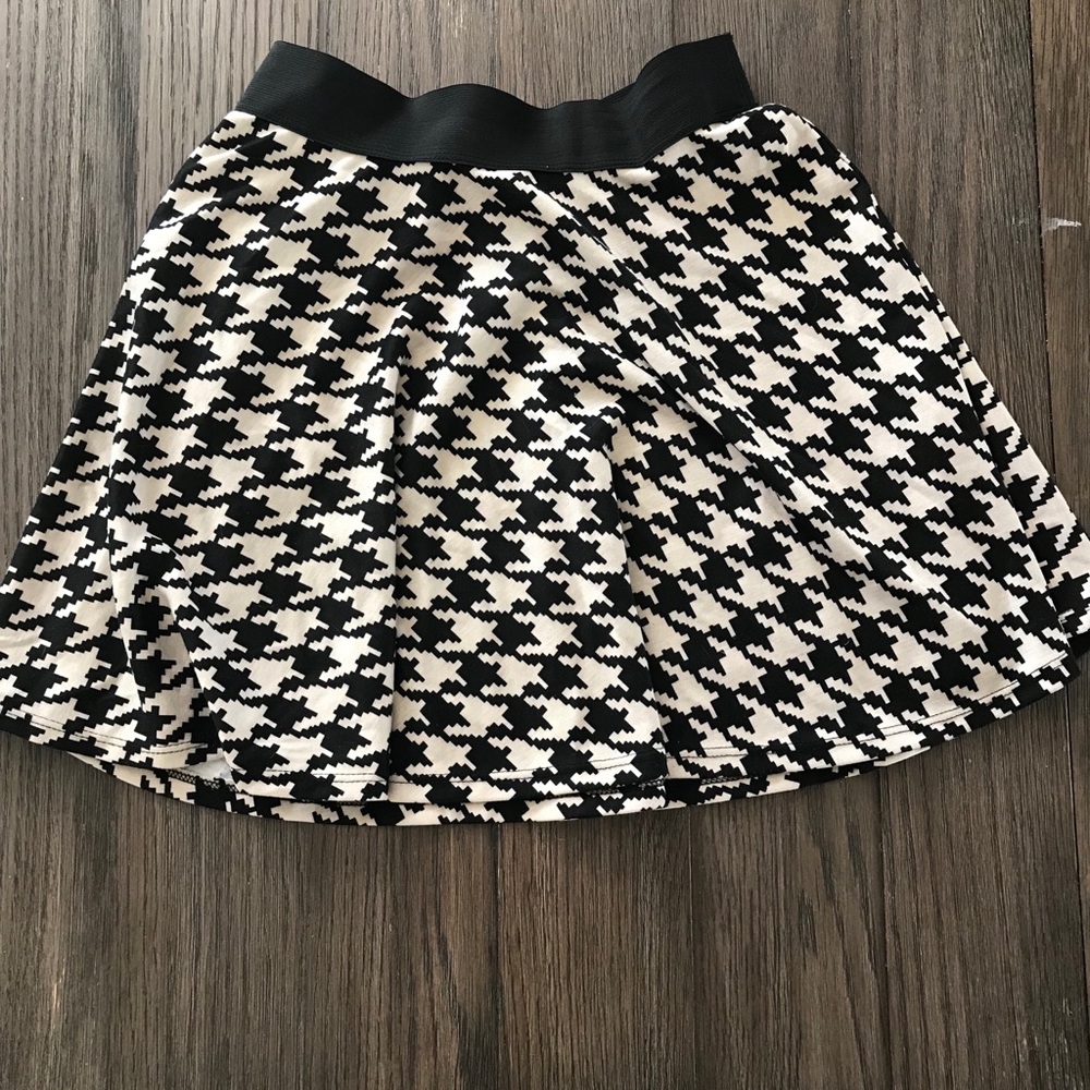 Black & White Skirt (Houndstooth Pattern)